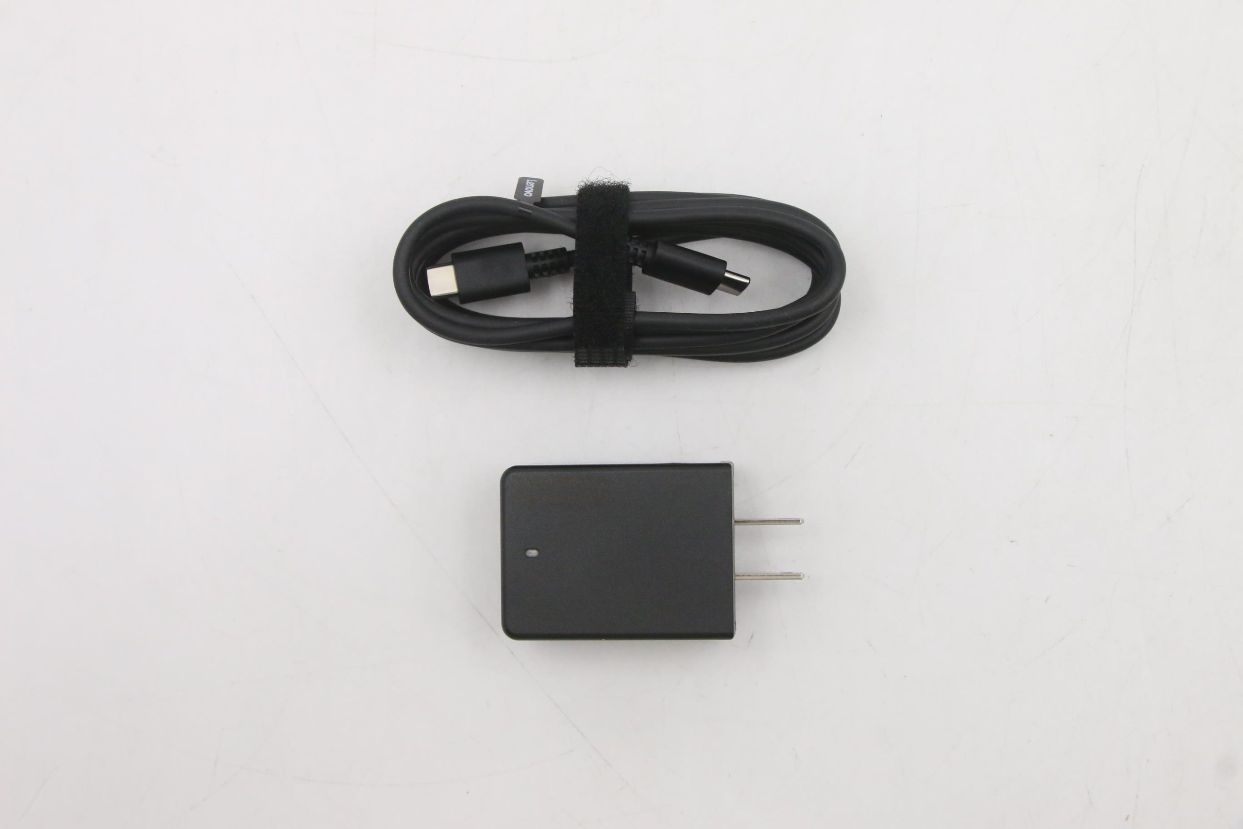 Cargador Lenovo Original WAHCC7, 45W, 15V, 3A_1